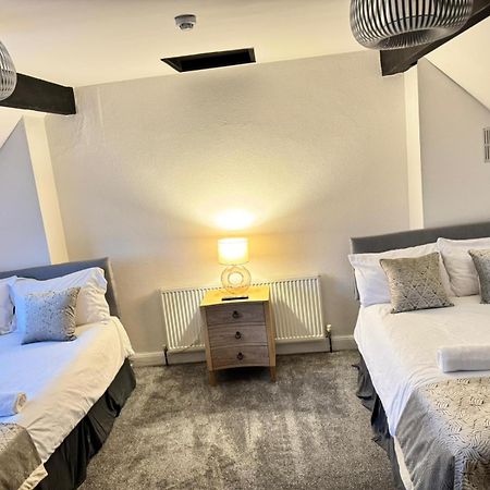 Shm Stays Solihull Hs2 Nec Airport Nr M6 M40 M42 Great For Long & Short Stays 15 Min Walk To Train Station 5 Min Drive To Town Centre Outside Bus Stops & Supermarket Free Parking 외부 사진