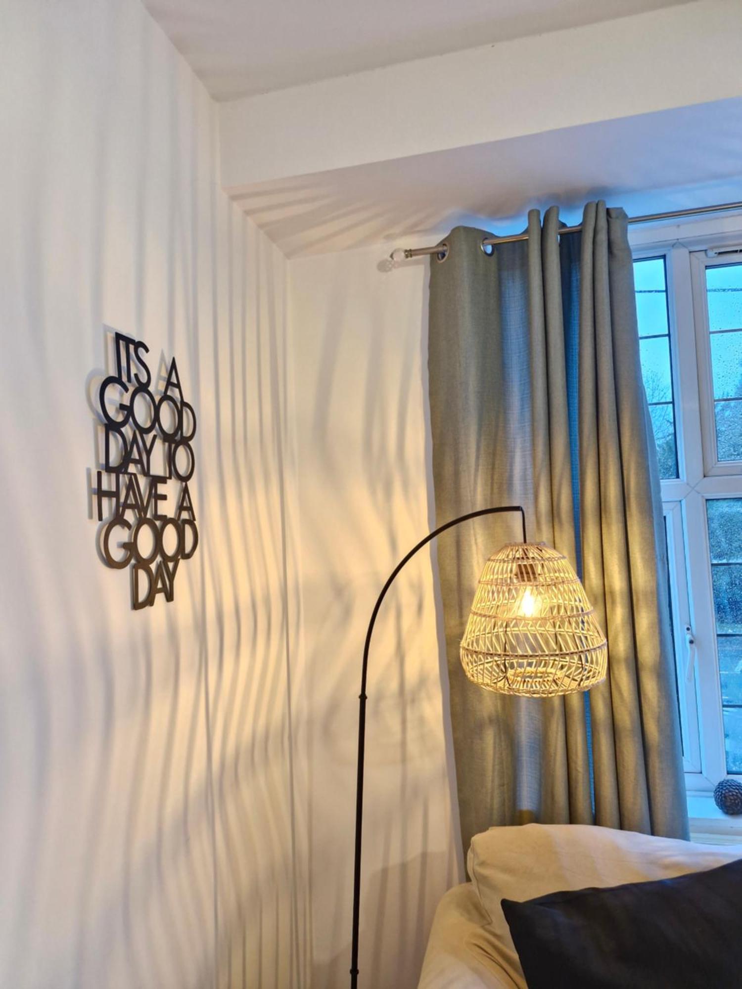 Shm Stays Solihull Hs2 Nec Airport Nr M6 M40 M42 Great For Long & Short Stays 15 Min Walk To Train Station 5 Min Drive To Town Centre Outside Bus Stops & Supermarket Free Parking 외부 사진