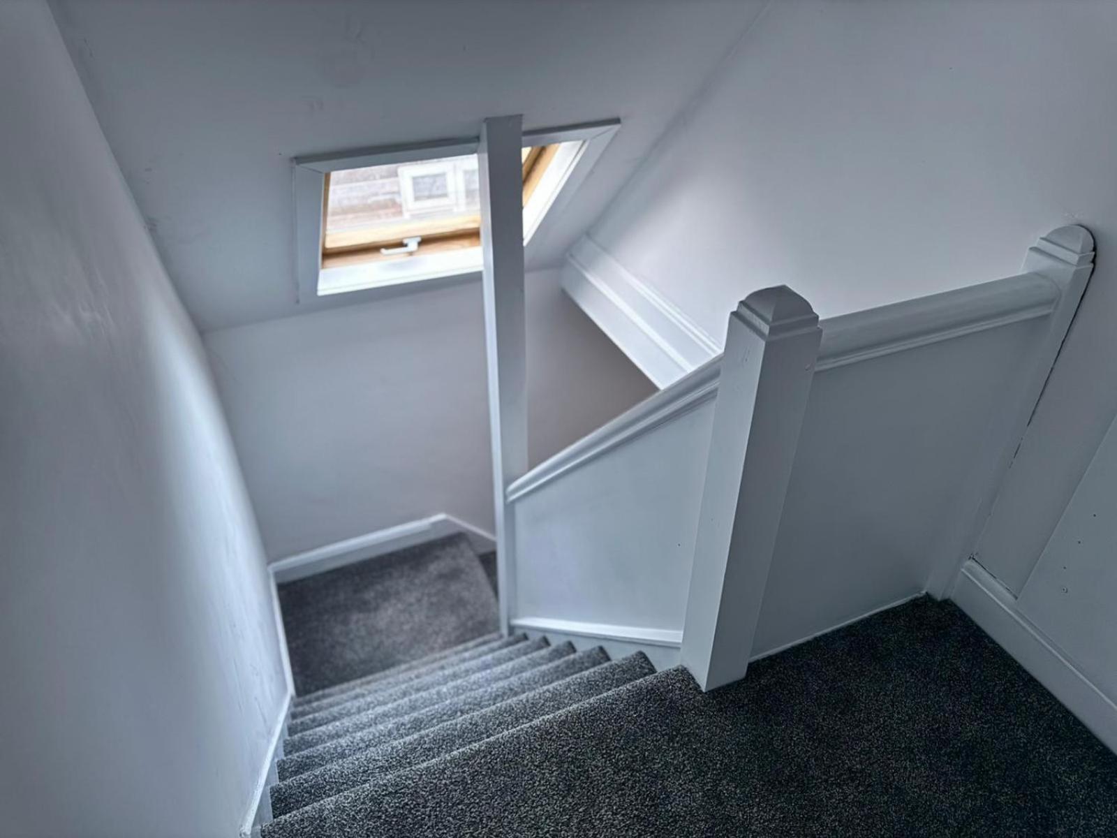 Shm Stays Solihull Hs2 Nec Airport Nr M6 M40 M42 Great For Long & Short Stays 15 Min Walk To Train Station 5 Min Drive To Town Centre Outside Bus Stops & Supermarket Free Parking 외부 사진